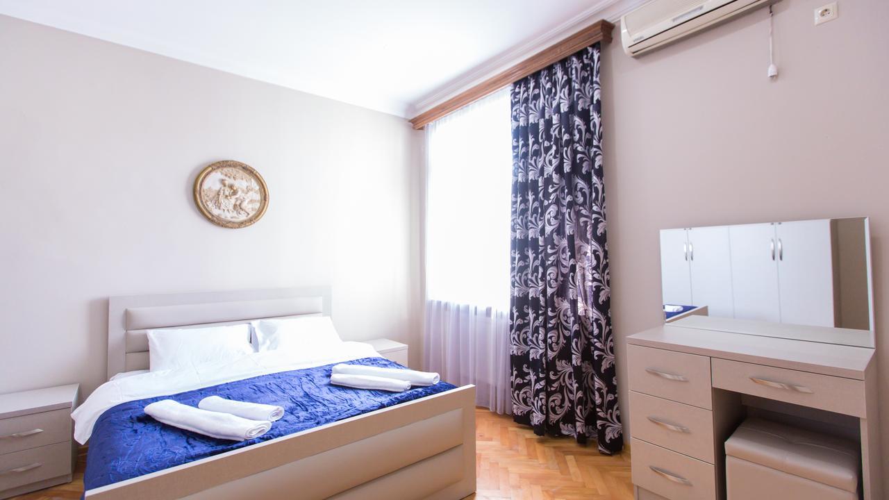 Hotel Cattaleya Batumi Exterior photo