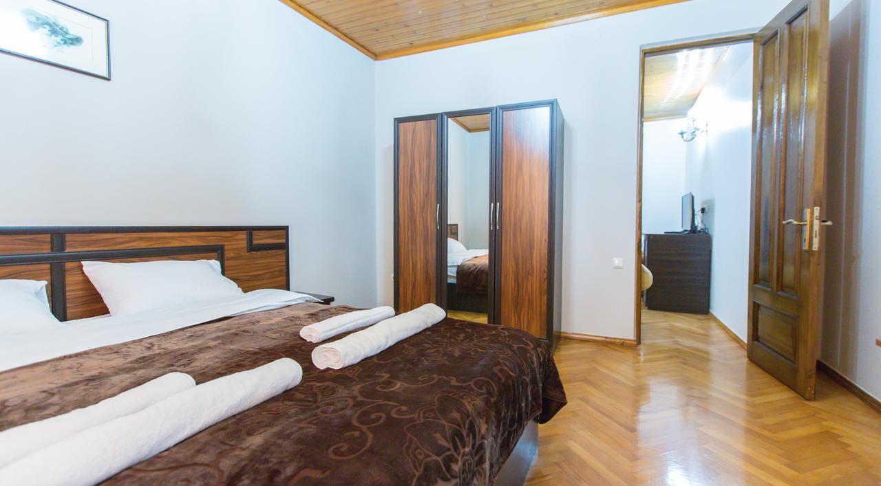 Hotel Cattaleya Batumi Exterior photo