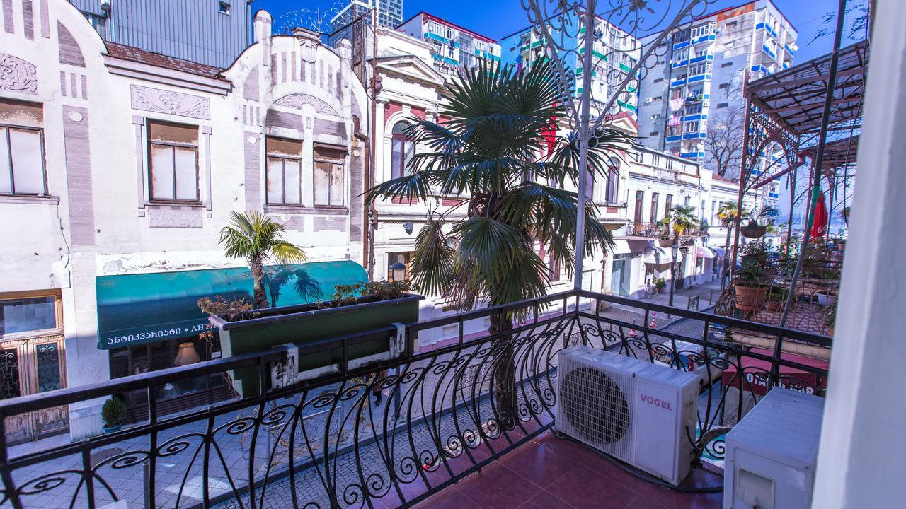 Hotel Cattaleya Batumi Exterior photo